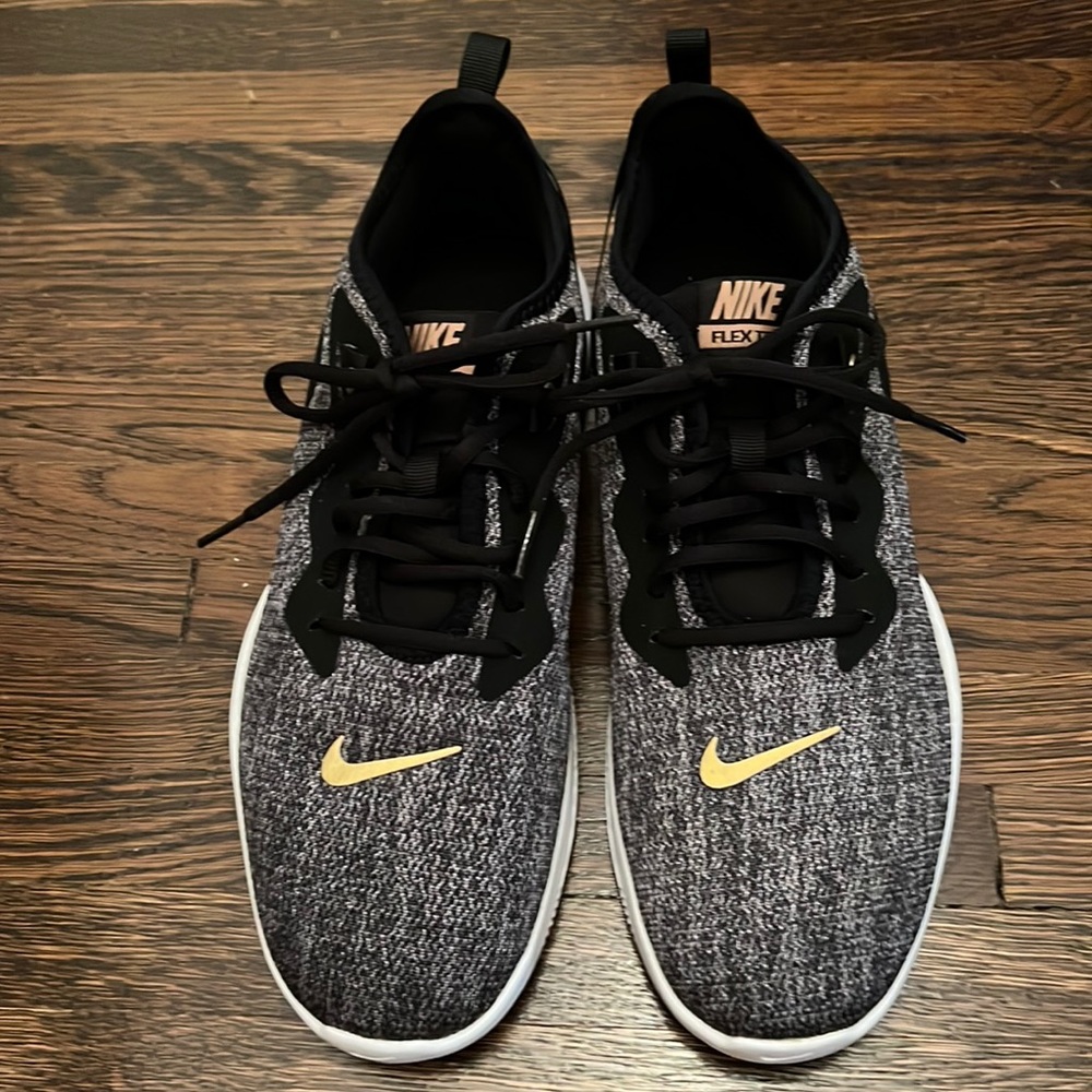 Brand new Nike Flex TR9 Sneakers women’s 12